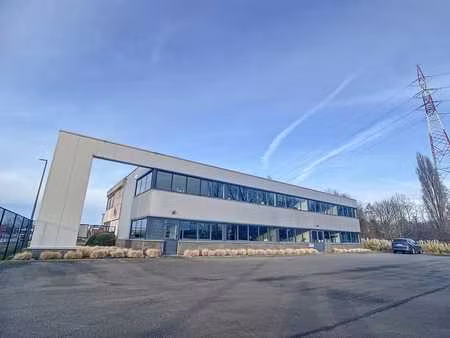 immeuble de bureaux indépendant dans le port d'anvers