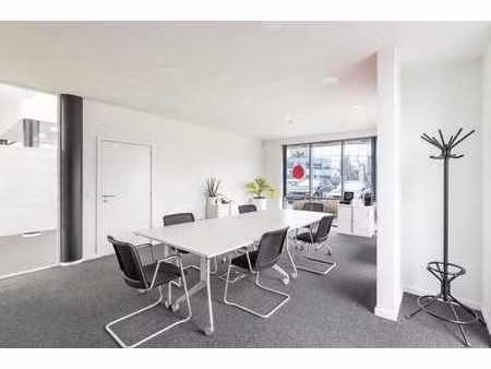 espace de bureau privé pour 4 employés à regus erembodegem