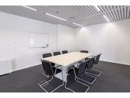 réservez un espace de bureau pour 10 à regus erembodegem