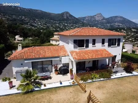 maison 6 pièces 158 m²
