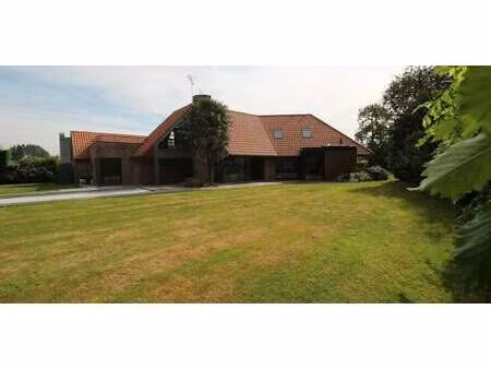 maison avec piscine et jardin avelin (59)
