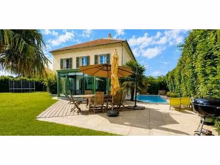 maison avec piscine et terrasse magny-le-hongre (77)