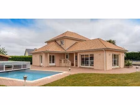 maison avec piscine et jardin octeville-sur-mer (76)