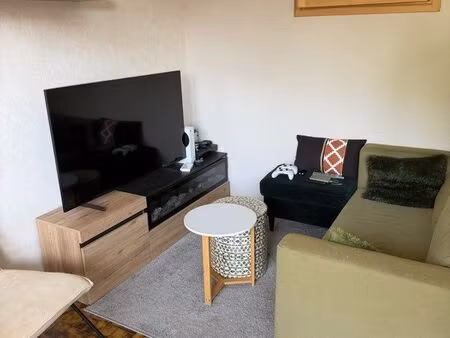 appartement t2 meublé avec balcon  parking privé et vue sur les pistes – briançon