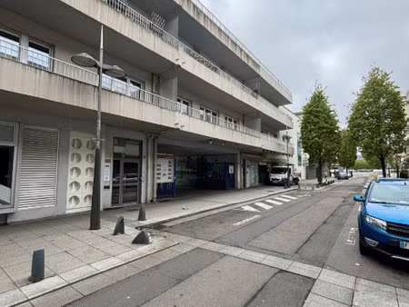 local commercial à vendre