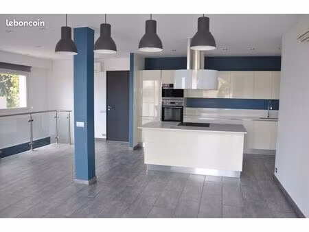 maison contemporaine 150 m² – 4 chambres – 3 terrasses – atelier indépendant – 2 parkings 