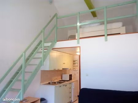 [idéal étudiant] studio meublé 27 m² en mezzanine – centre-ville / cathédrale