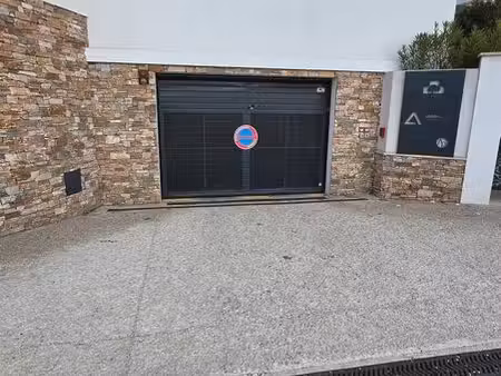 place moto en parking souterrain sécurisé – marseille - mazargues