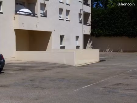 loue place de parking