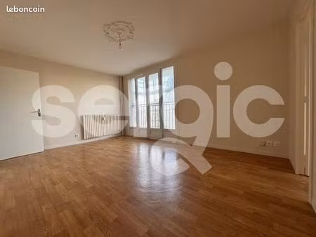 appartement 3 pièces 65 m²