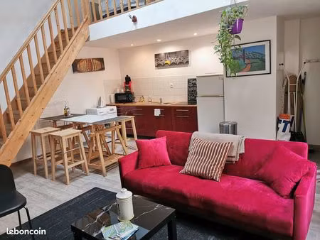 charmant duplex 48 m² – centre historique de bordeaux – lumineux et très calme