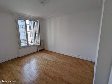beau 3 pièces 61 m² avec ascenseur  cave et cuisine équipée - 5 min rer a