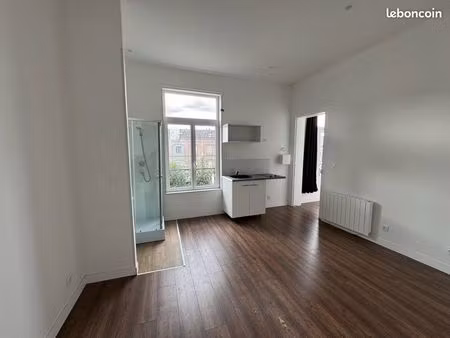 studio 25m2 charges comprise