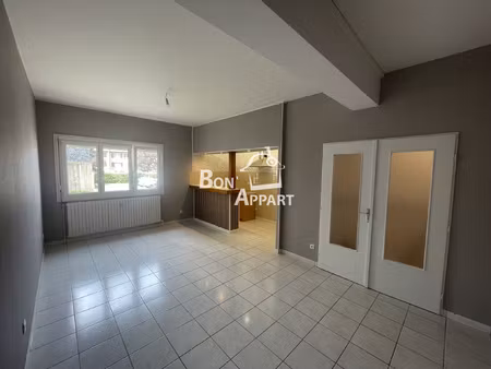 appartement f2 avec entrée individuelle  garage et cellier