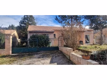 maison familiale de 3 chambres dans un environnement paisible