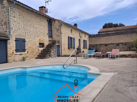 maison ancienne rénovée - 2 chambres - terrain avec piscine