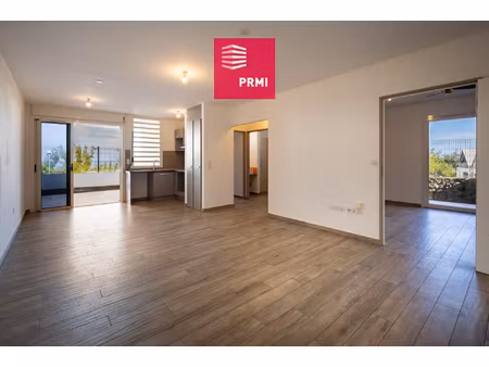 appartement t3 avec jardin privatif et 3 parkings à vendre à saint-leu centre résidence ré