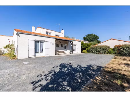 vente maison 5 pièces 121 m² cugand-la-bernardière (85610)
