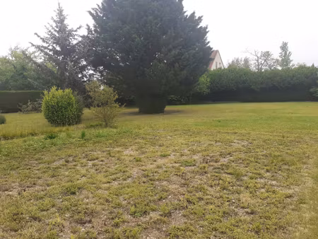 bassou - terrain plat de 1775m2 clos et arbores