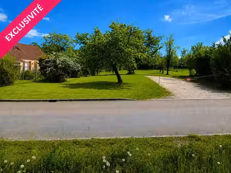 terrain carisey 1100 m2
