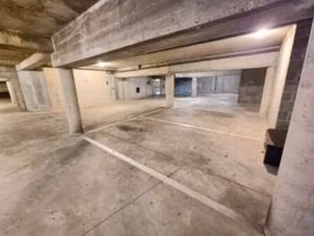 vente garage et parking à saint-malo (35400) : à vendre / 12m² saint-malo