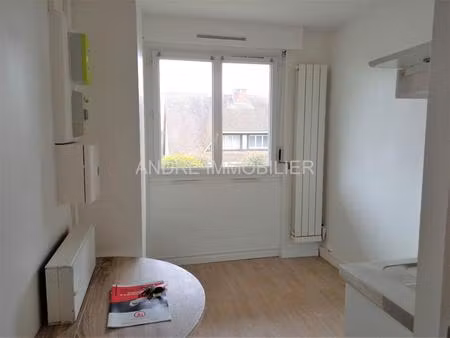 location d'un studio (9m²)  à saint germain en laye