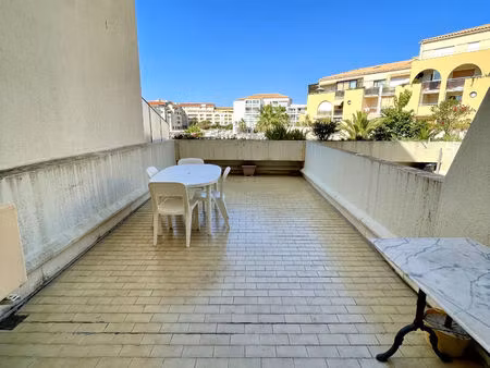 à louer studio meublé 18 m² avec grande terrasse vue canal