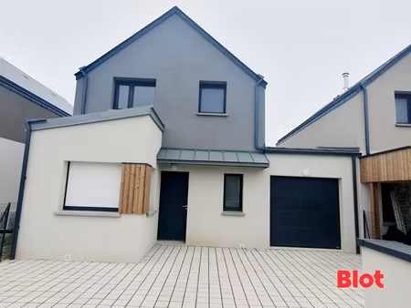 à louer - la gouesniere - maison t4 - 91 m² - 1170€/mois c.c - jardin
