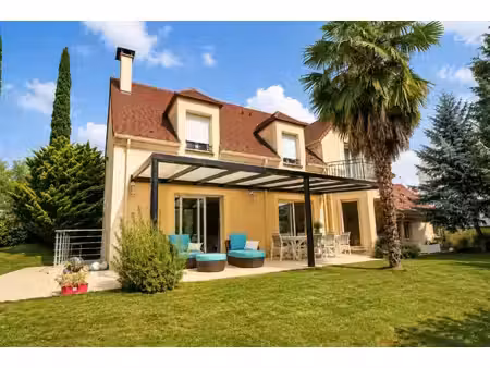 mareil marly- très belle maison de 240m² sur 1037m² de terrain - 6 chambres.