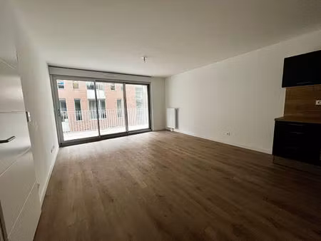 location appartement 3 pièces  69.55m²  fleury