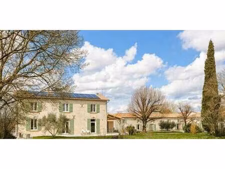 propriété avec piscine et jardin surgères (17)