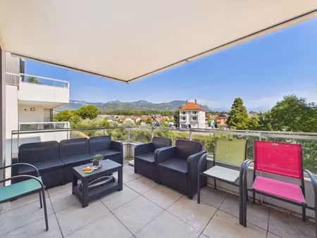 spacieux t4 avec grande terrasse  vue belledonne et garage