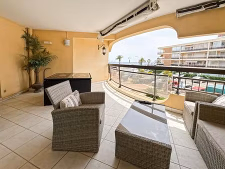 appartement 2 pièces de 45 m2 avec terrasse de 14 m2 + garage electrifié en sous sol