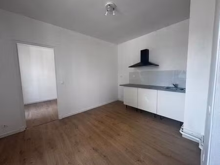 studio 25.95 à fontainebleau proche de la gare et des commerces