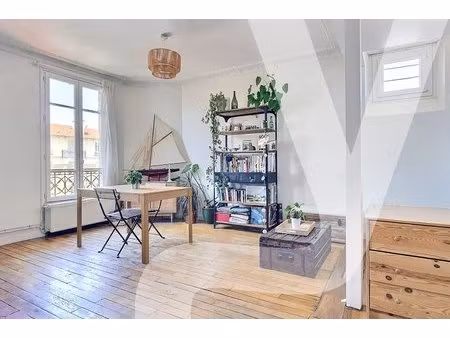 bel appartement de 3 piece - coeur de ville