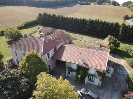superbe propriété à vendre en exclusivité près de jégun  gers  comprenant deux maisons (gr