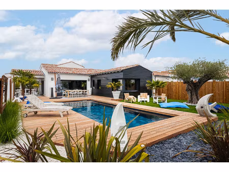villa de prestige proche des plages