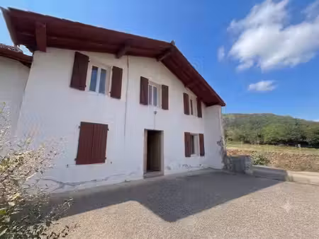 maison de village à rénover avec jardin et dépendance