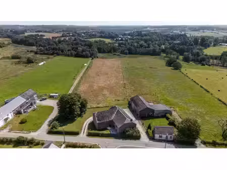 l'escaillère - propriété de caractère sur plus de 2 hectare