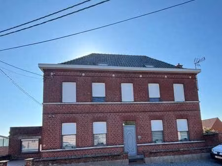 maison spacieuse rénovée en partie