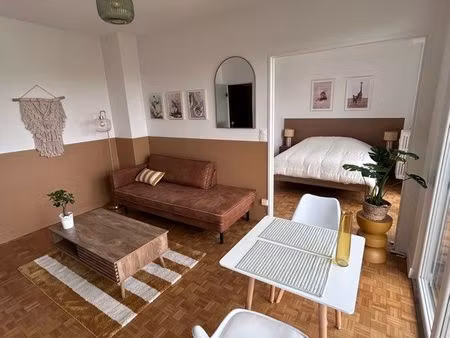 t2 meublé d’exception – rénovation 2026 – balcon plein sud – tram au pied de l’immeuble