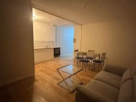 location ~ maison meublée ~ cantenay épinard ~ libre le 1er août