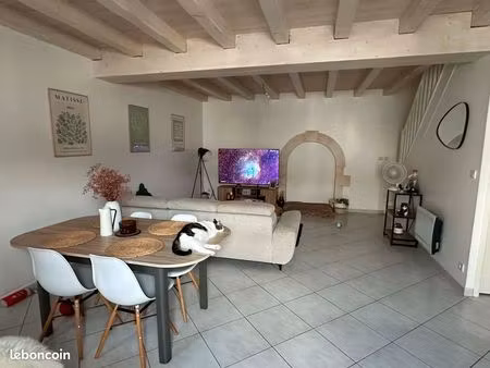 loue maison de ville à esnandes