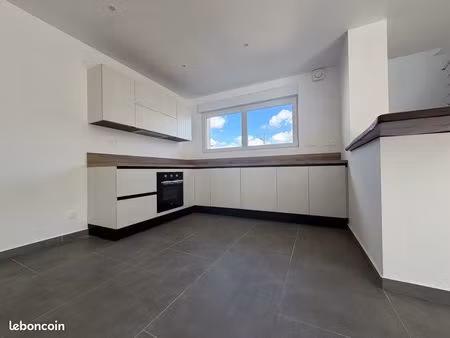 maison ind. 3 pièces  90 7 m2 à distroff