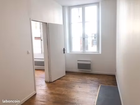 appartement t2 40 m2 rénové - centre-ville châtellerault