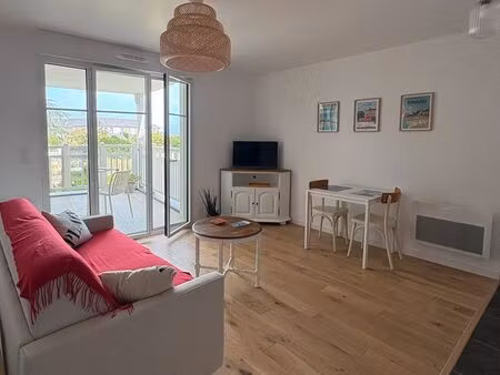 a louer – charmant t2 meublé avec terrasse – dinard