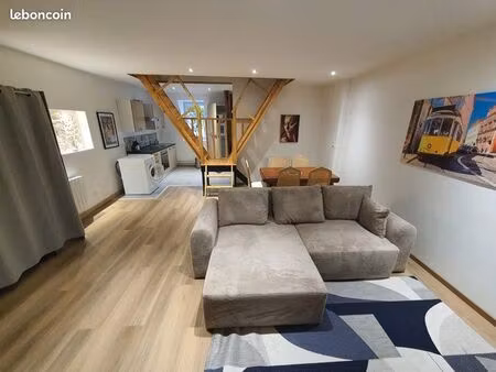 appartement t2 duplex meublé – emplacement privilégié en centre-ville