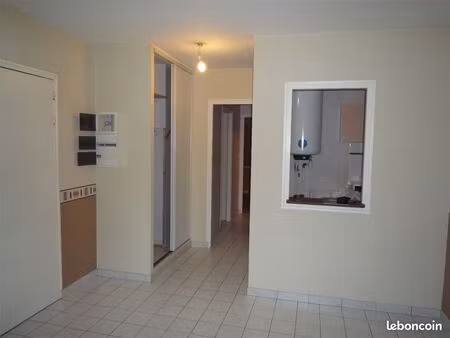 appartement f2(35m2) tours nord  cave et parking privés