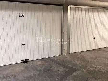 parking/box 12 m² lyon