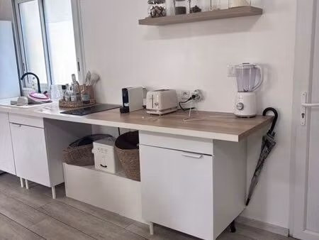loue charmante petie maison climatisée + terrasse 32m2